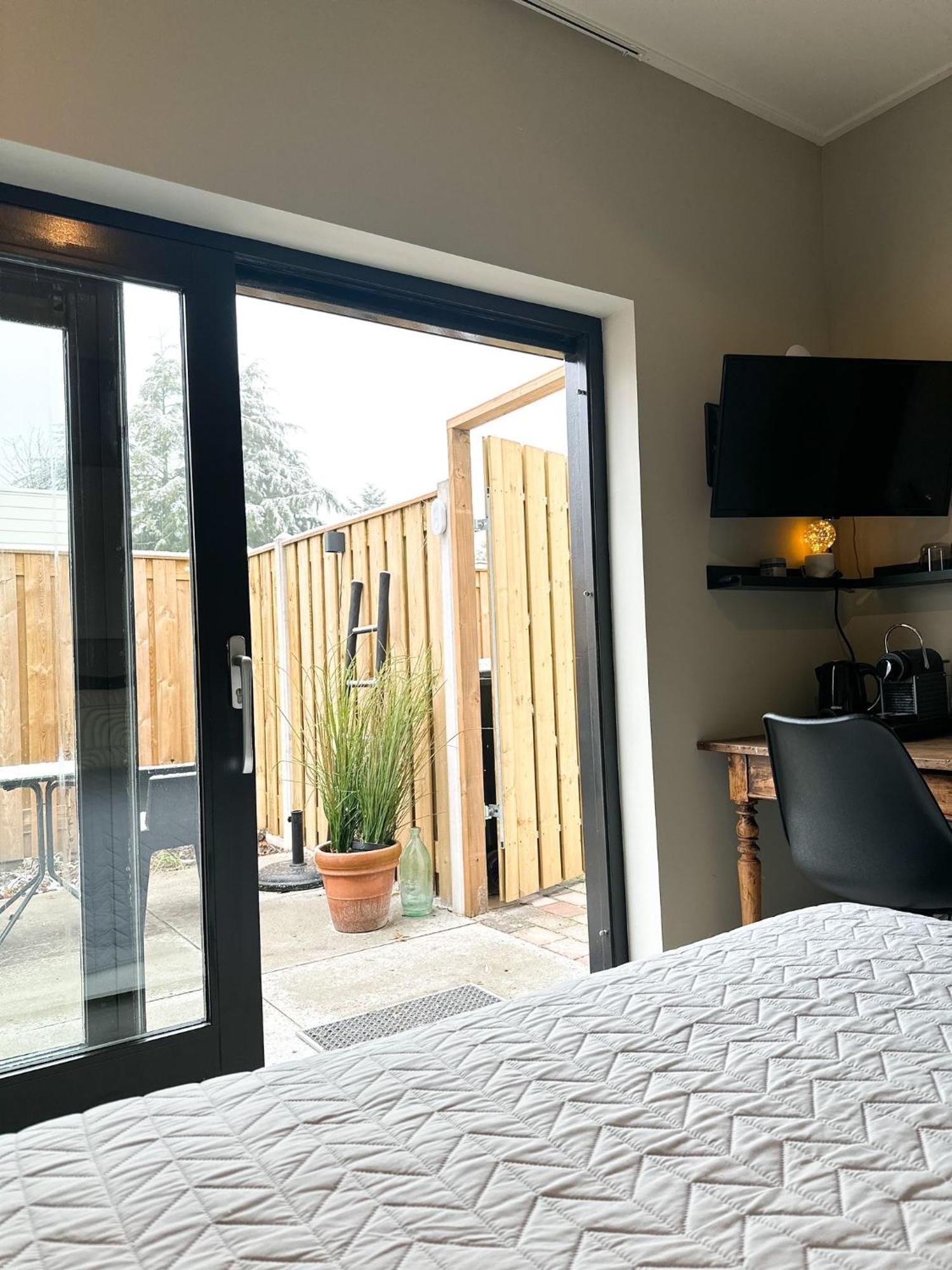 Bed & Breakfast Waterpoort - Incl Gratis Licht Ontbijt En Parking Sneek Exterior photo