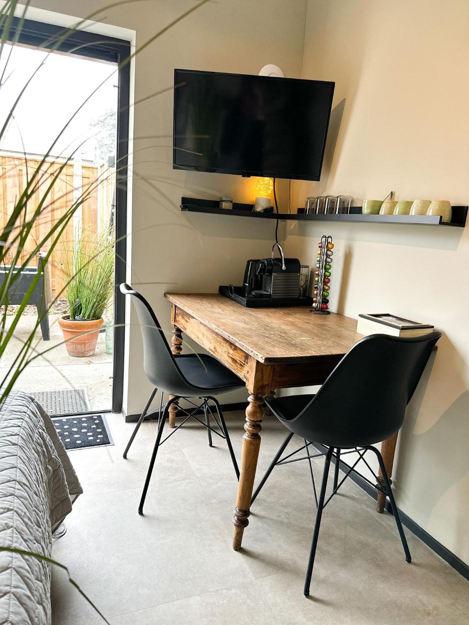 Bed & Breakfast Waterpoort - Incl Gratis Licht Ontbijt En Parking Sneek Exterior photo