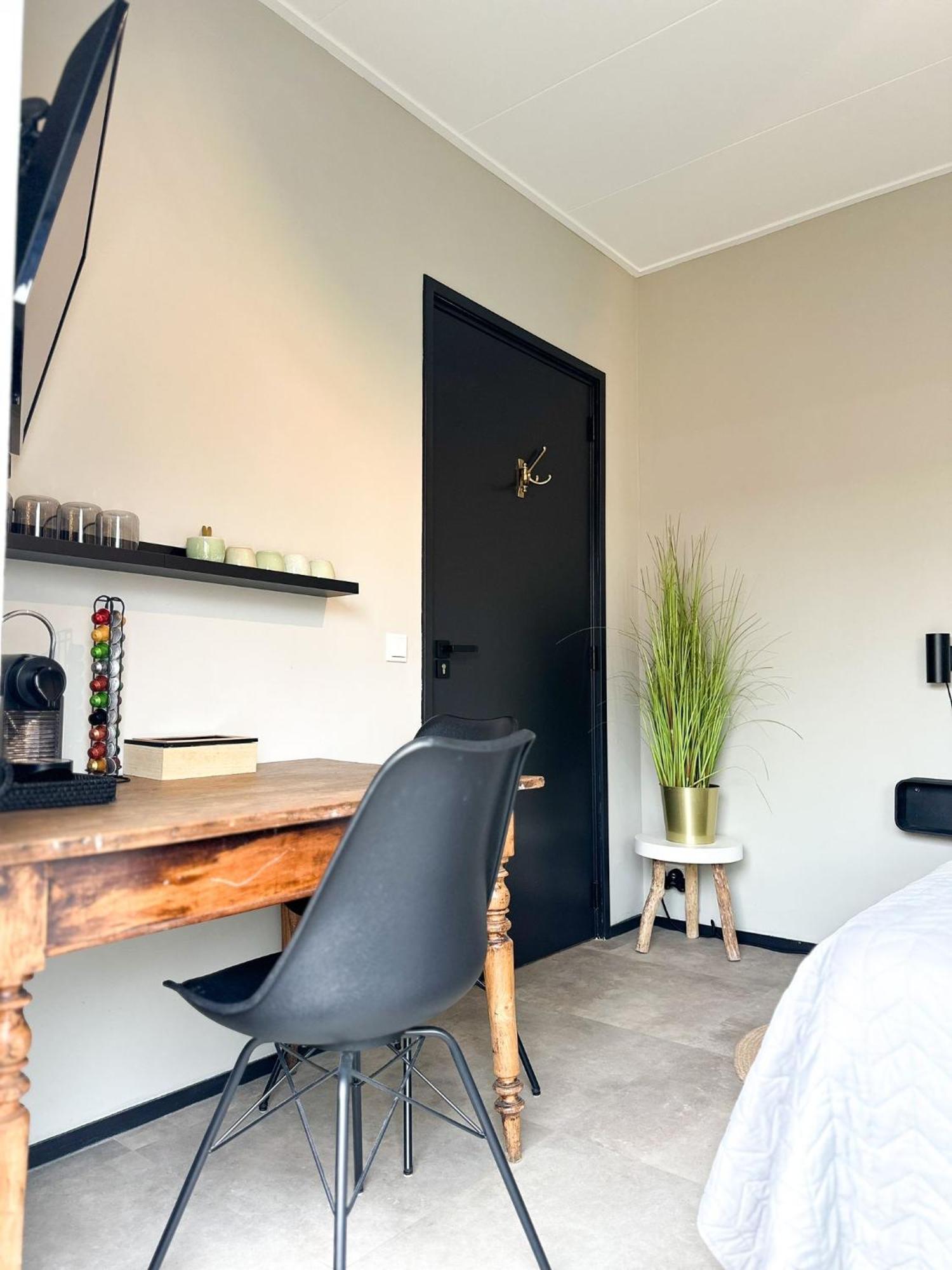 Bed & Breakfast Waterpoort - Incl Gratis Licht Ontbijt En Parking Sneek Exterior photo